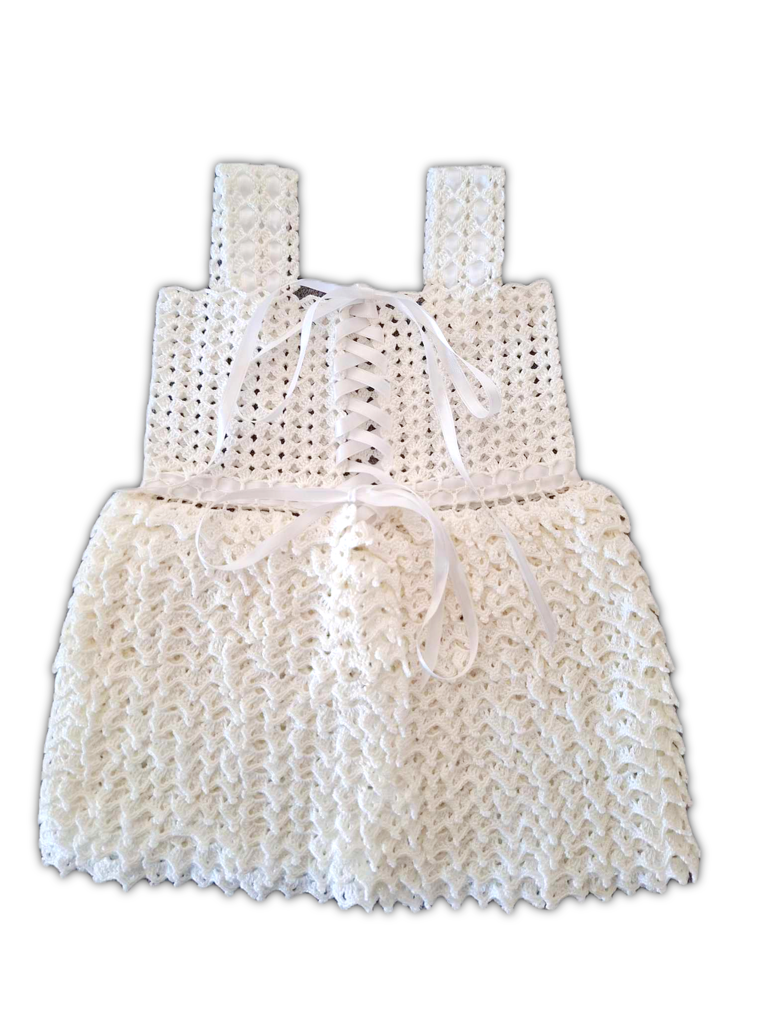Parte de trás do vestido onde se tem uma melhor visão do pormenores das delicadas fitas usadas para o apertar. Tem ainda mais uma fita que passa a volta da cintura.