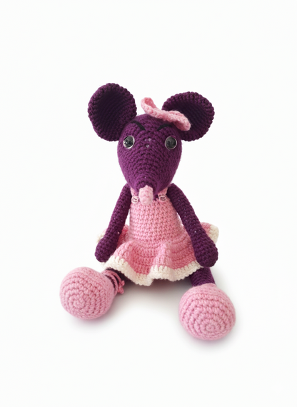 Amigurumi: "Pérola, a Ratinha Aprendiz"
