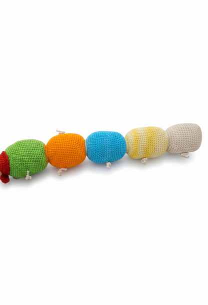 Amigurumi: "Lila, a Lagarta das Mil Cores"
