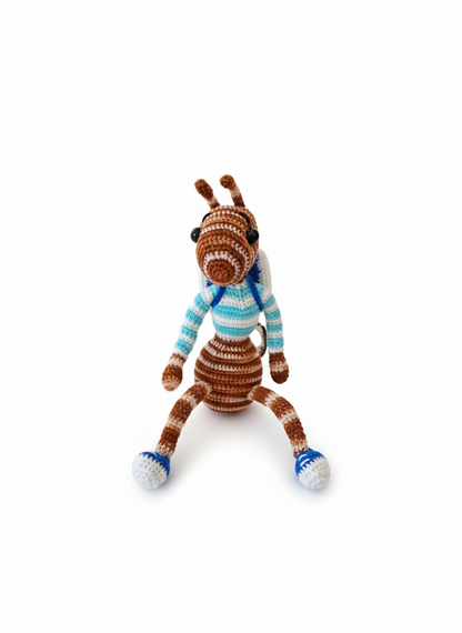 Amigurumi: "Zuzu, o Pequeno Viajante do Horizonte"