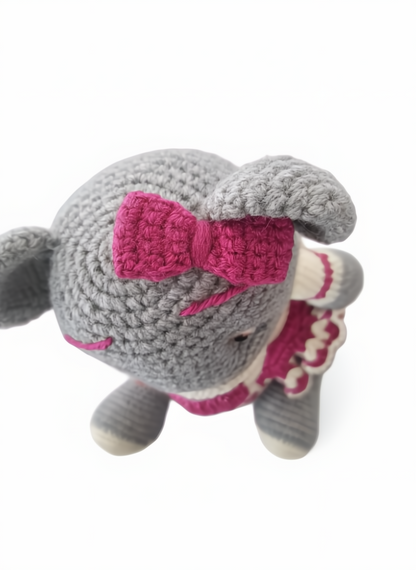 Amigurumi: "Amora, a Ursinha do Bosque Doce"