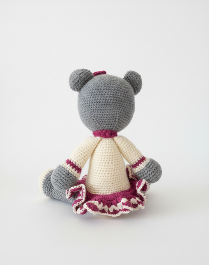 Amigurumi: "Amora, a Ursinha do Bosque Doce"