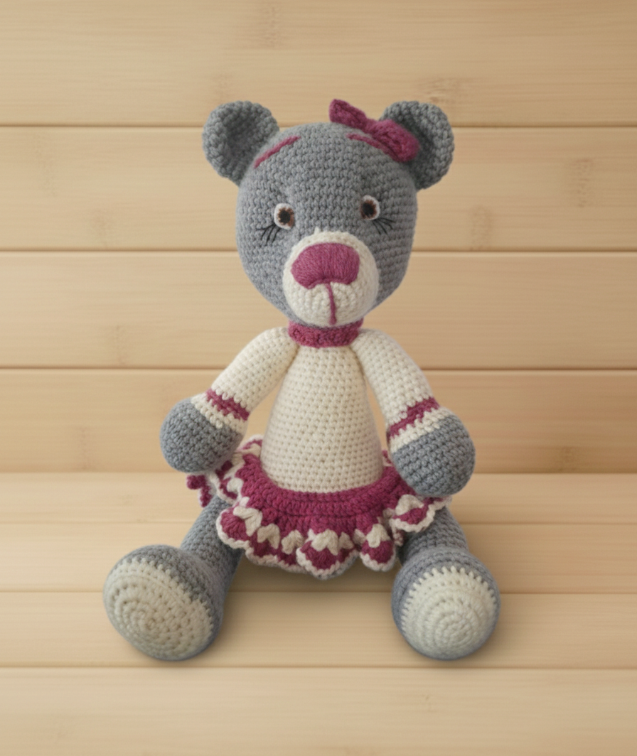 Amigurumi: "Amora, a Ursinha do Bosque Doce"