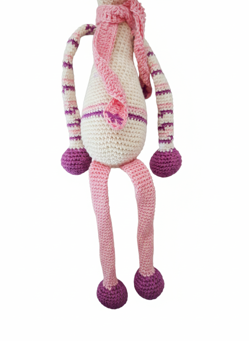Amigurumi: "Gigi, a Elegância em Tons de Framboesa"