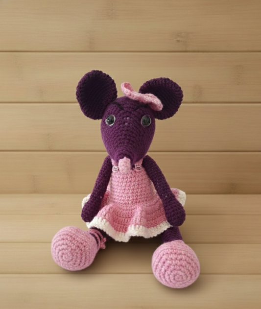 Amigurumi: "Pérola, a Ratinha Aprendiz"