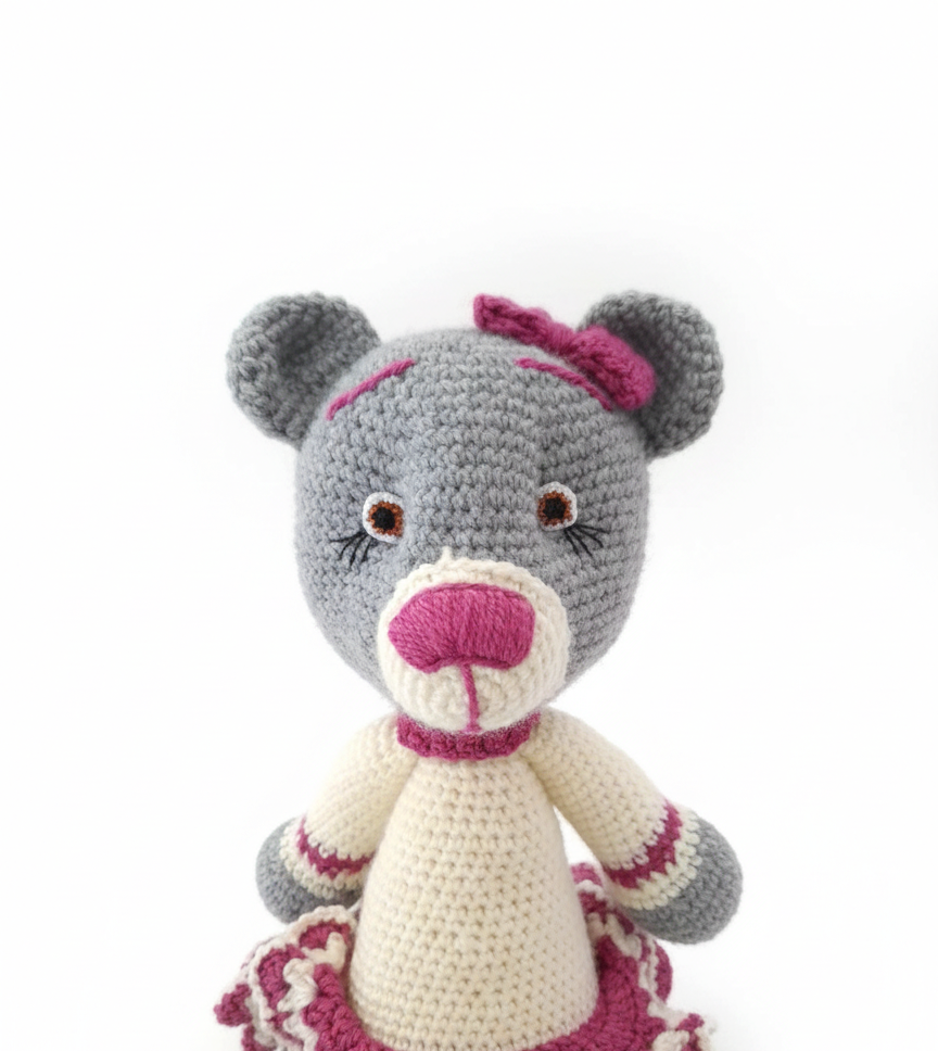 Amigurumi: "Amora, a Ursinha do Bosque Doce"