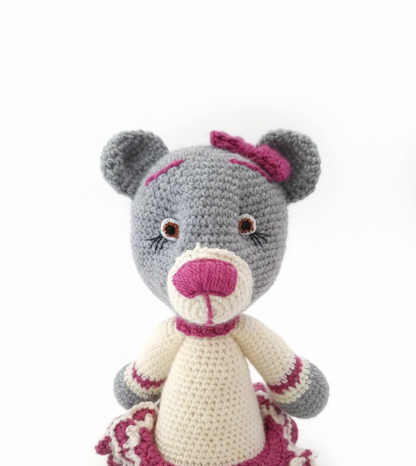 Amigurumi: "Amora, a Ursinha do Bosque Doce"