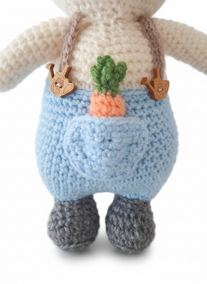 Amigurumi: "Barnabé, o Coelhinho Jardineiro"